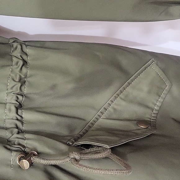 Banana Republic Mid-length Coat - Picture 7 of 9